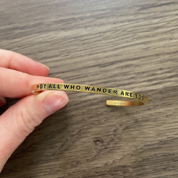 Mantraband in gold: Not all who wander are lost - Picture 2 of 4